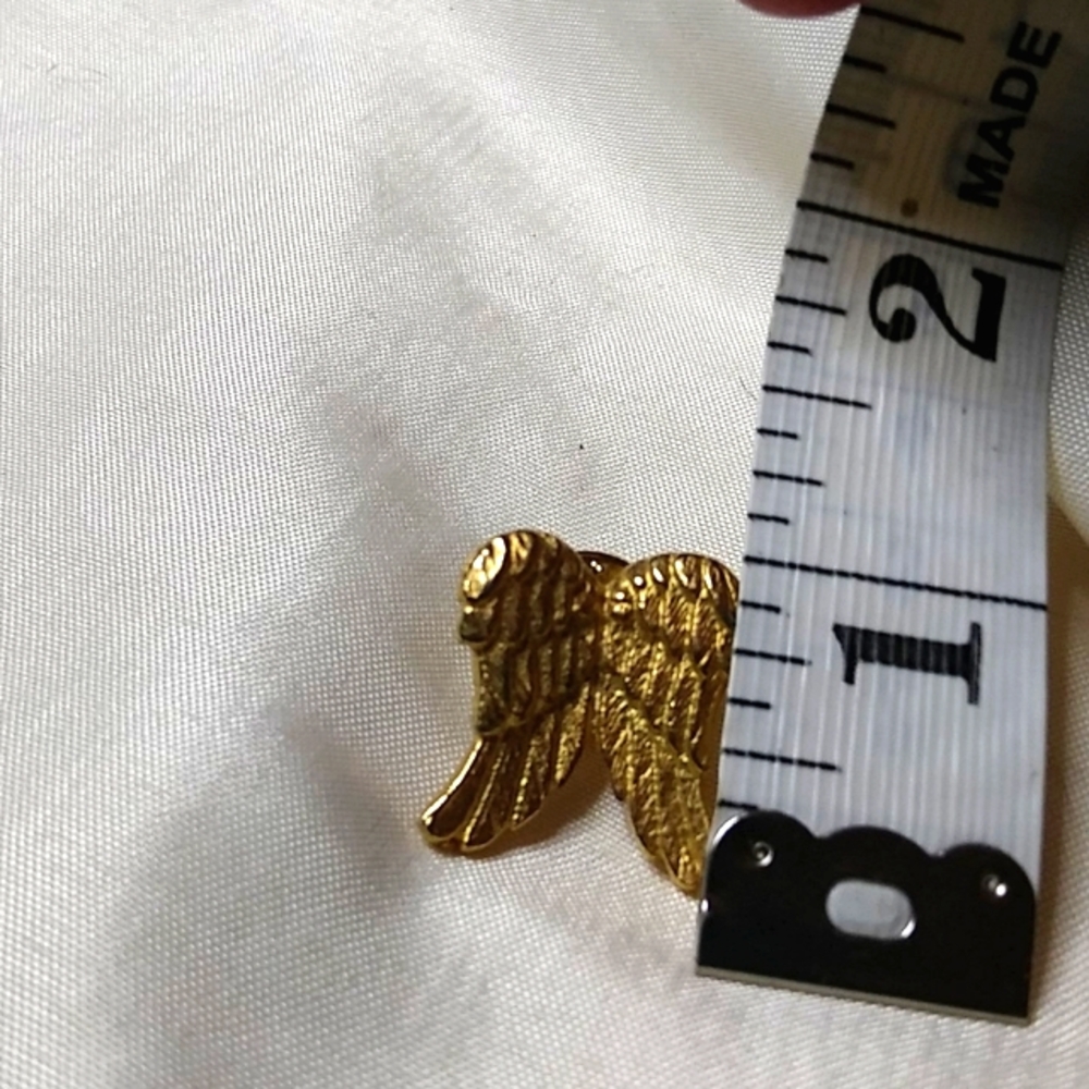 Angel Wings Pin - Picture 4 of 4